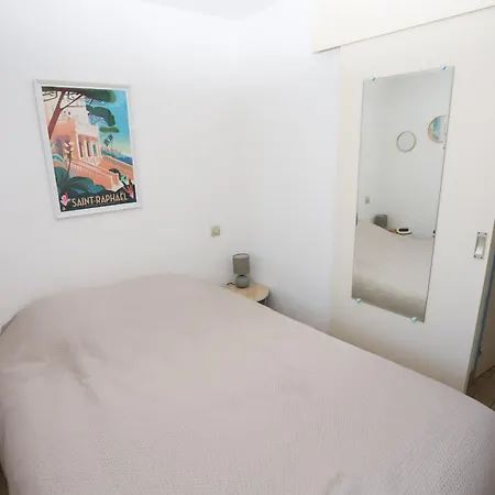 Holiday home Maison Fleurie Quartier Calme St Cyprien